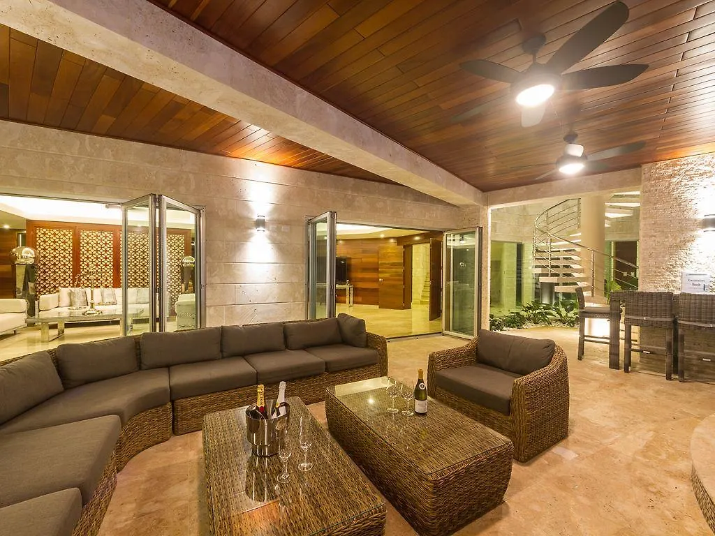 بونتا كانا Villa Coral Bavaro